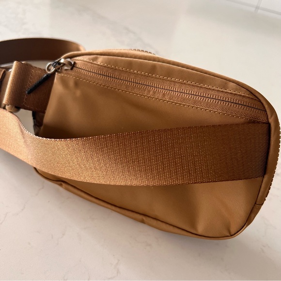 Everywhere 1 L belt bag - Picture 2 of 10